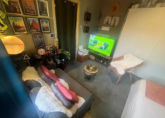 By Seniko アパート *